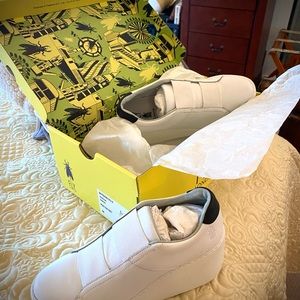 FLY tennis shoes BRAND NEW!!!